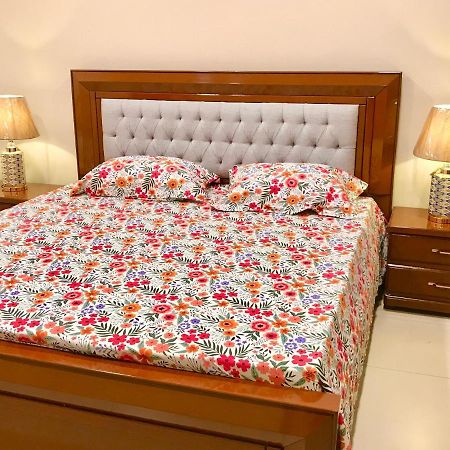 Atrium High Suite 2Bed Family Apartment Near Giga Mall 이슬라마바드 외부 사진