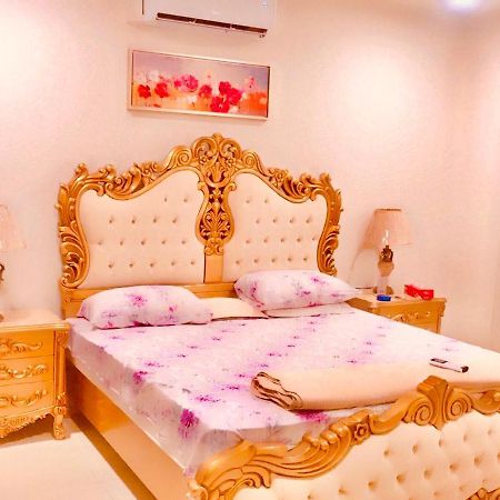 Atrium High Suite 2Bed Family Apartment Near Giga Mall 이슬라마바드 외부 사진