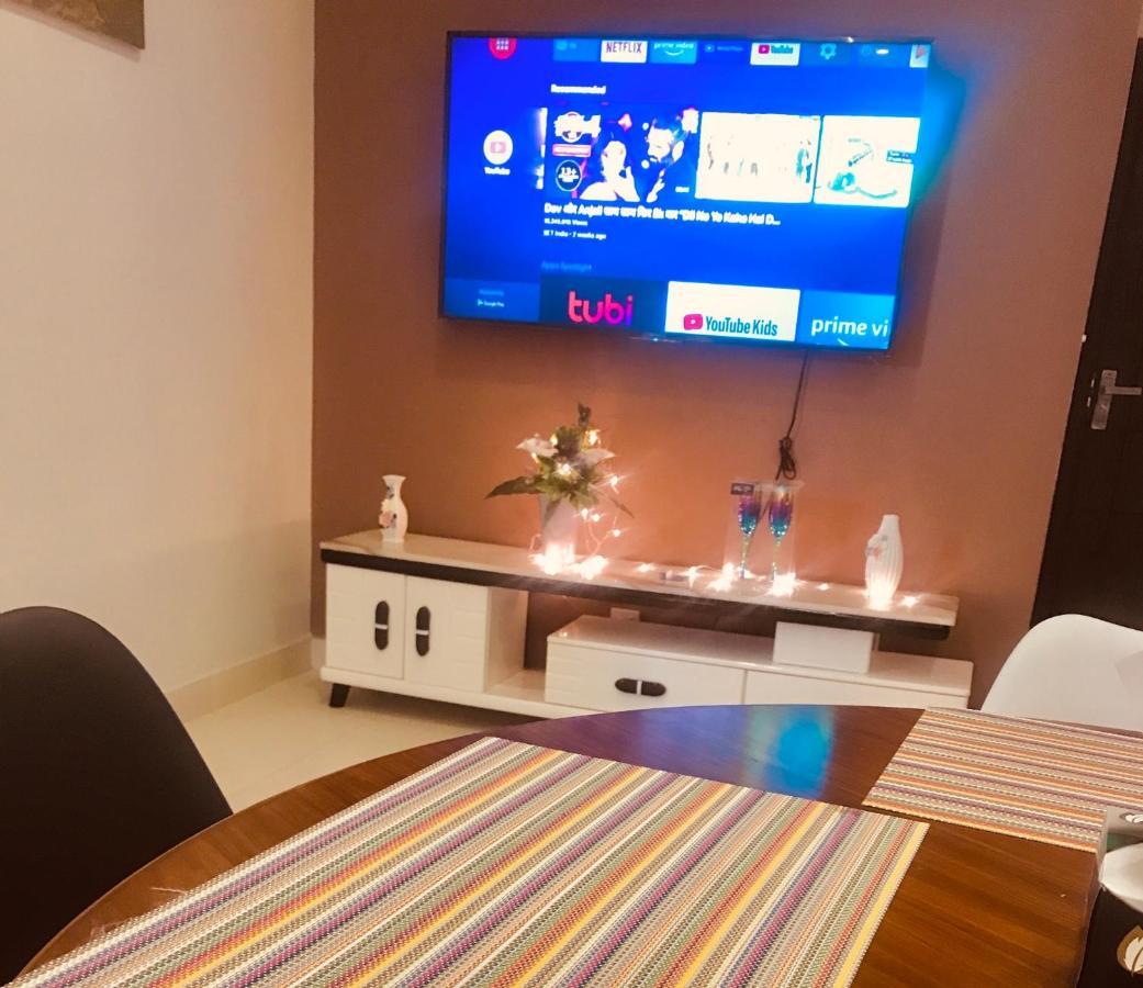 Atrium High Suite 2Bed Family Apartment Near Giga Mall 이슬라마바드 외부 사진