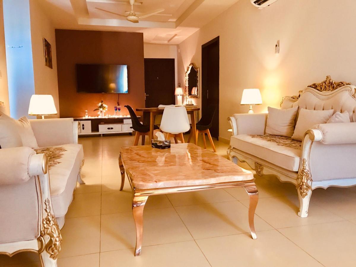 Atrium High Suite 2Bed Family Apartment Near Giga Mall 이슬라마바드 외부 사진